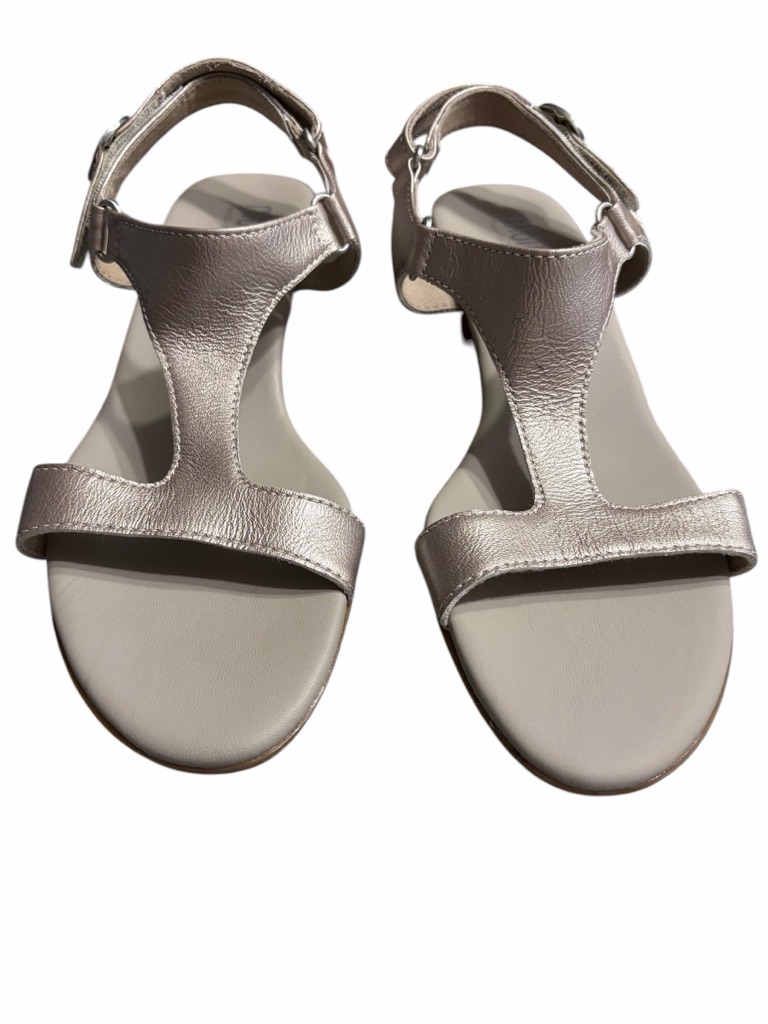 Munro Women’s Metallic T-Strap Sandals - Taupe